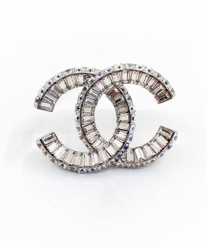 Chanel Brooch 04yxs27